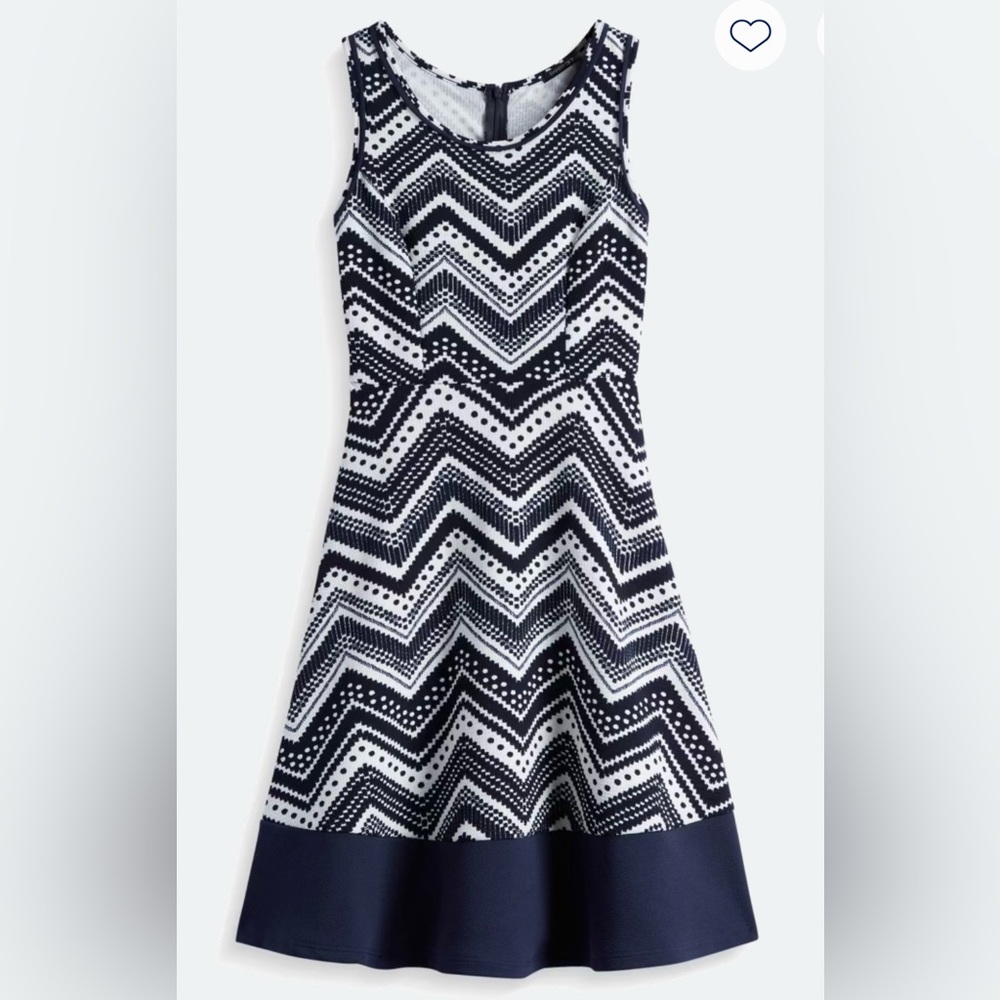Like new amazing navy and white dress!